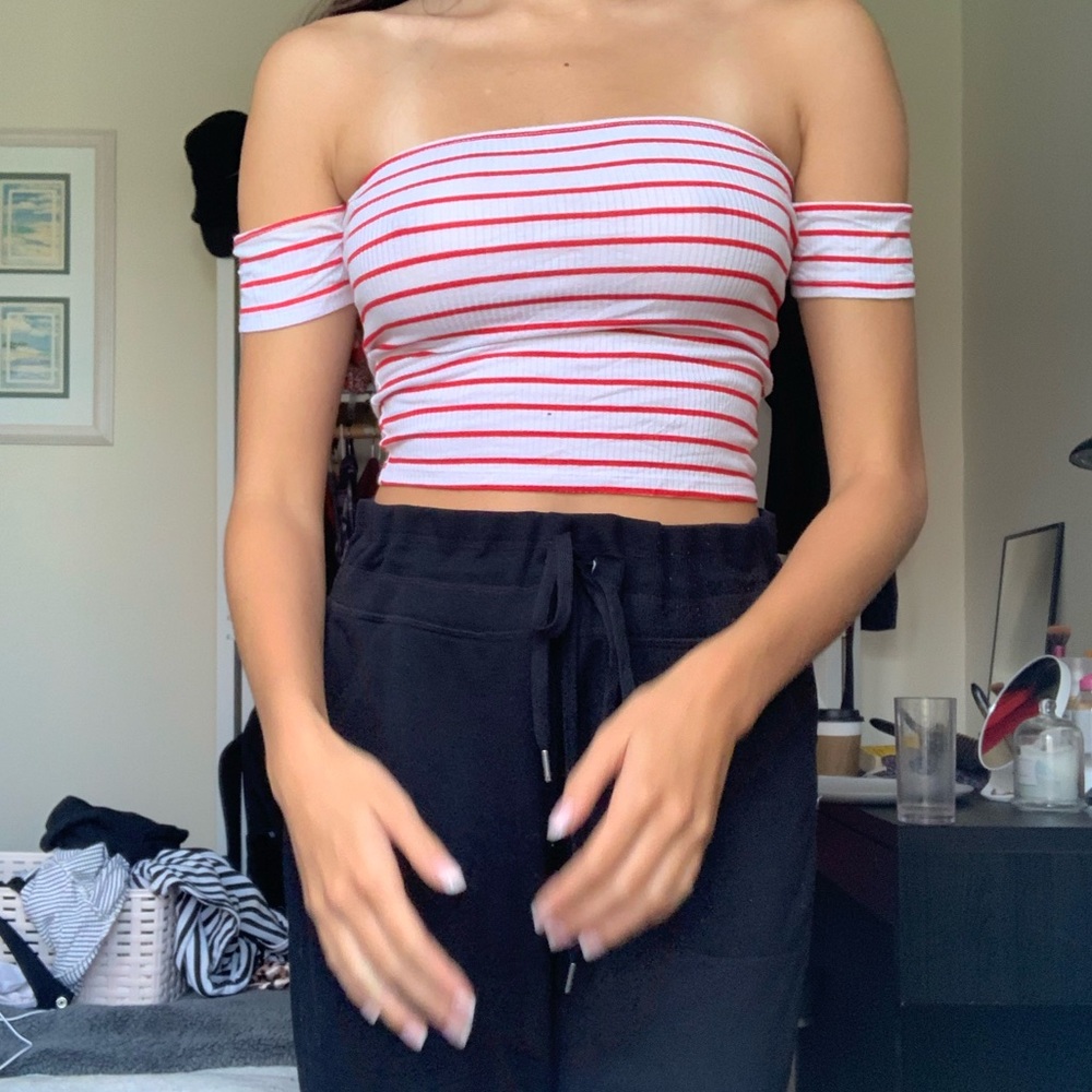 RED AND WHITE OFF THE SHOULDER CROP TOP